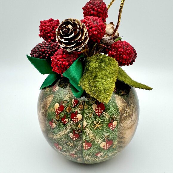 Vtg Enesco 90s Cat Ornament Paper Mache Christmas Holiday Decor Berries - Picture 3 of 9